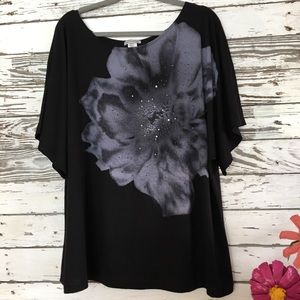 Gorgeous Classy Black top, gray /silver artistic